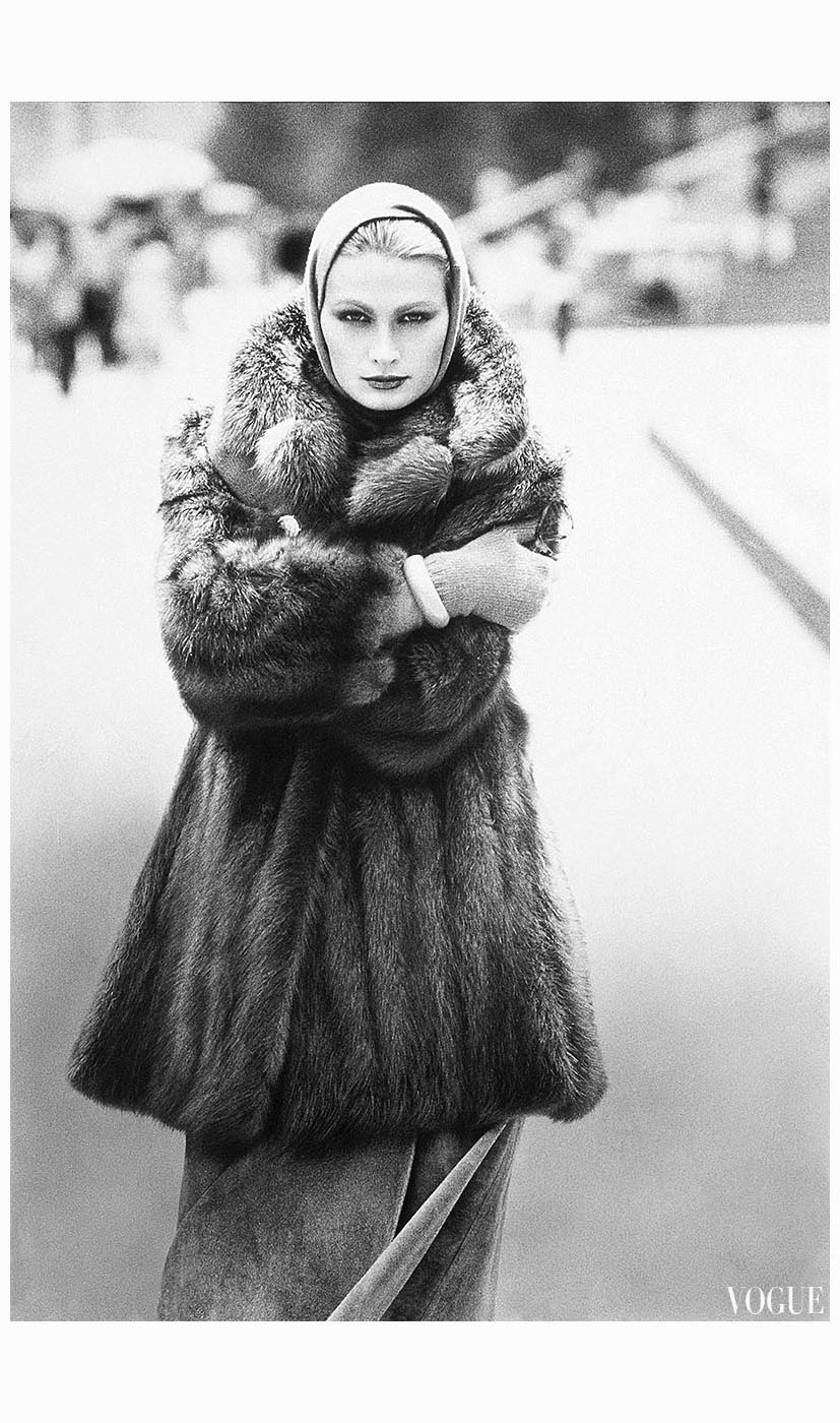 model-wearing-fur-coat-by-christian-dior-1975-mike-reinhardt